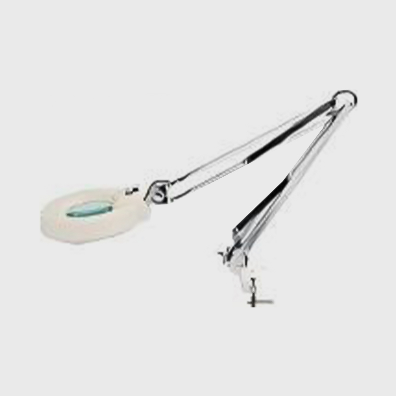 Lääketieteellisten instrumenttien tarkastus suurennuslasi